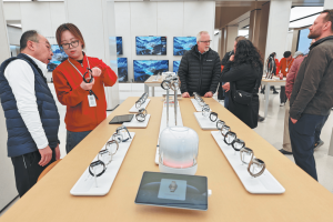 Holiday spending signals shifting priorities