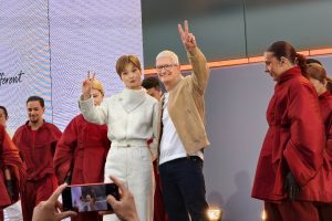 Cook highlights China’s importance in Chengdu